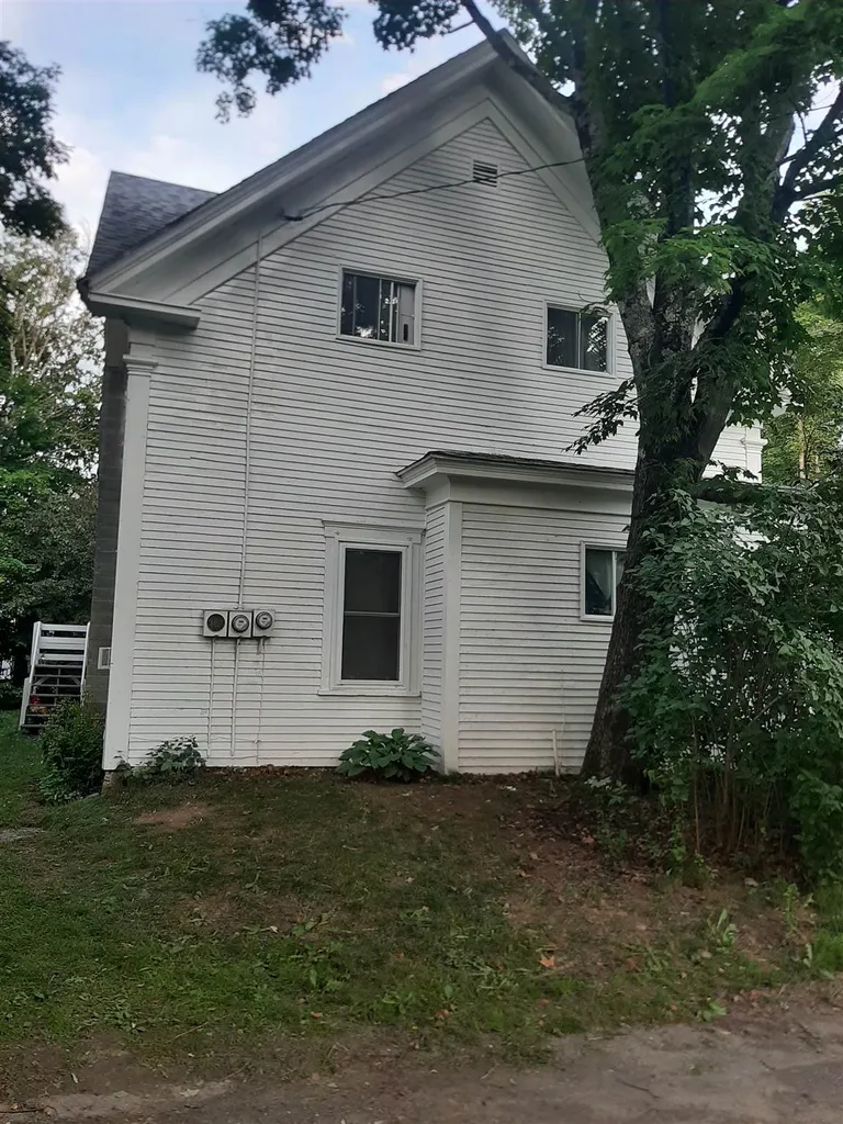 19 High Street Colebrook NH 03576