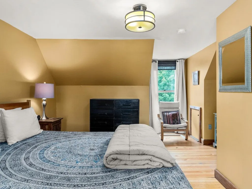 27 Inn Road Charlotte VT 05445