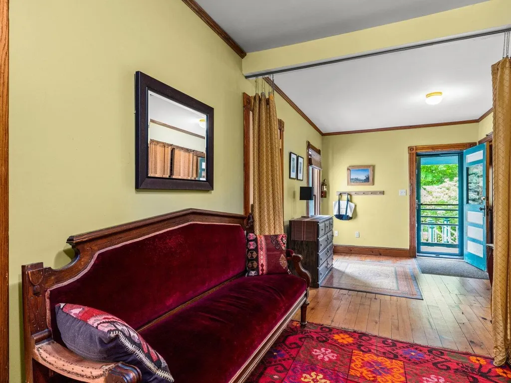 27 Inn Road Charlotte VT 05445