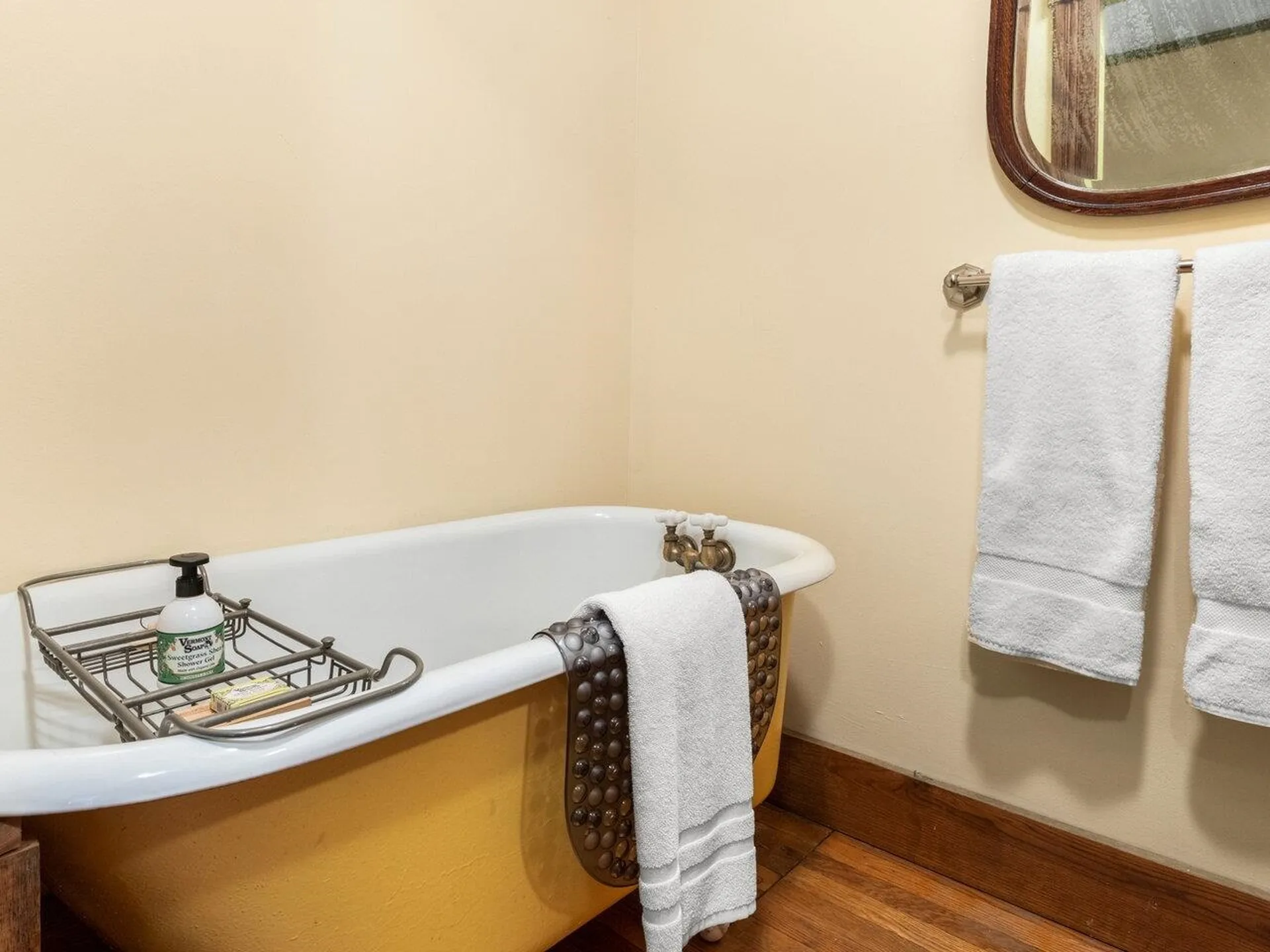 27 Inn Road Charlotte VT 05445