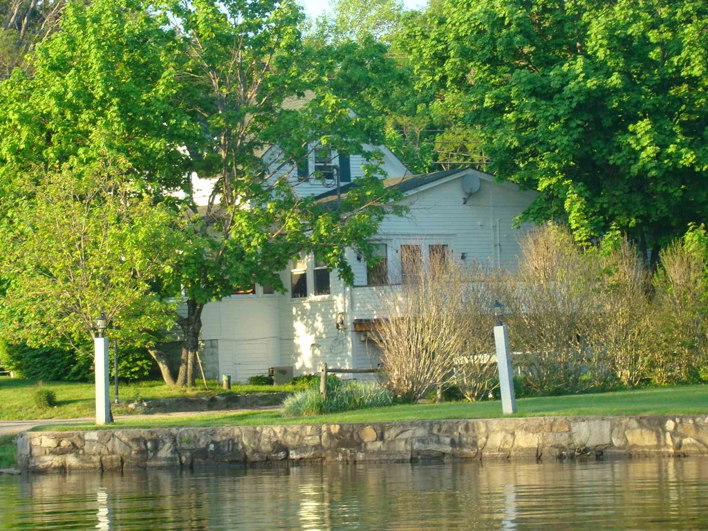 849 Us Route 3 Holderness NH 03245
