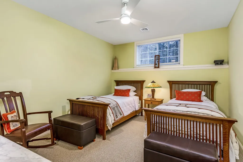 256 Michael Lane Williston VT 05495