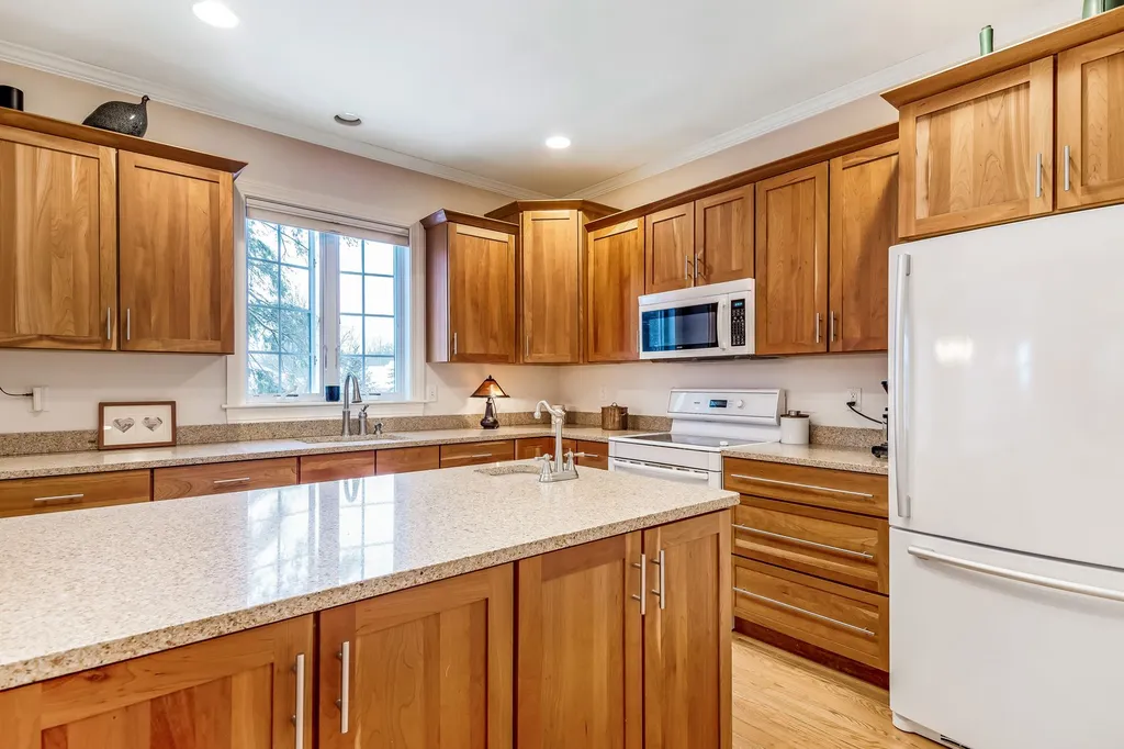 256 Michael Lane Williston VT 05495