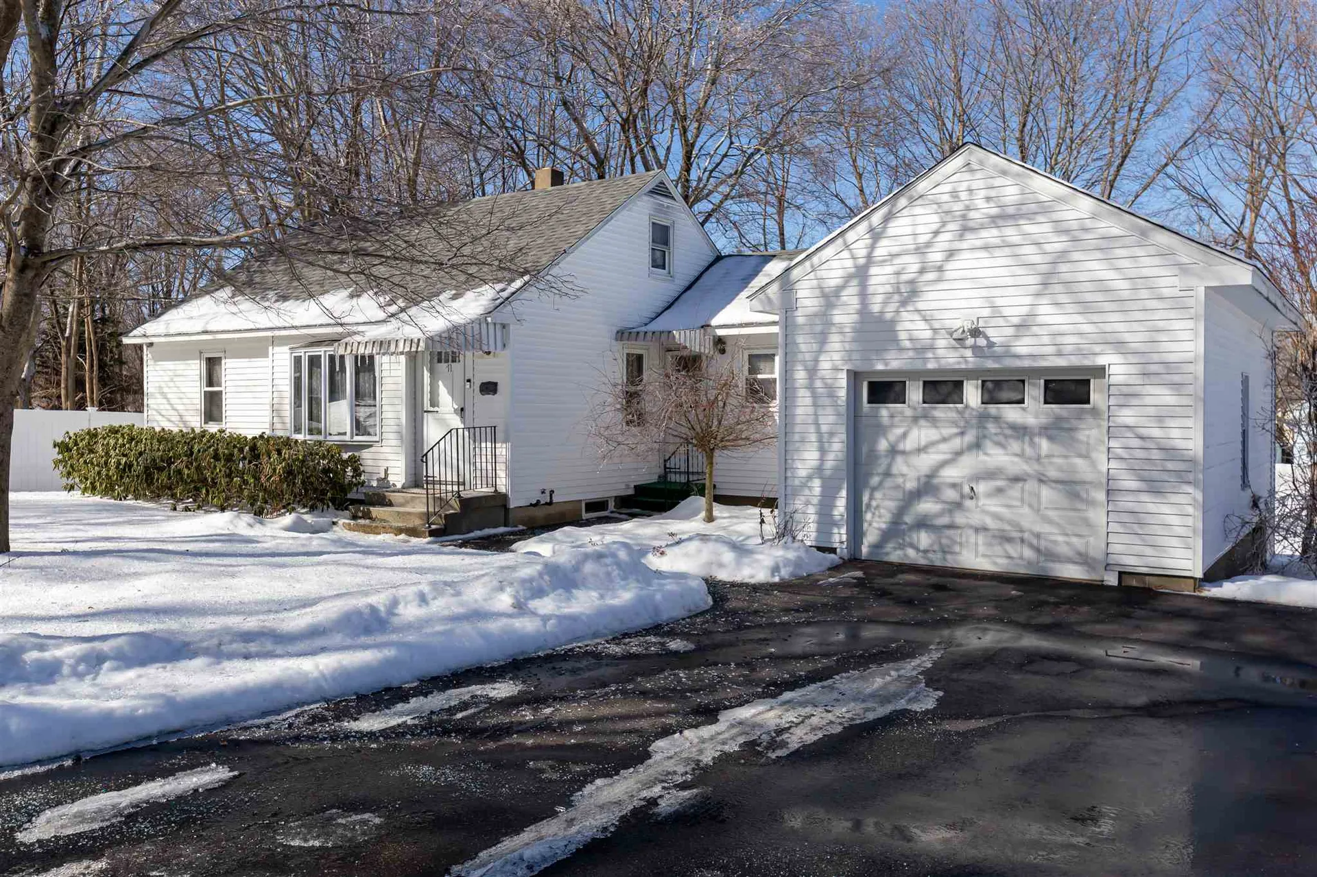 11 Howe Street Rochester NH 03867