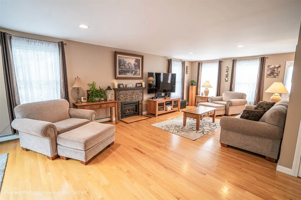 132 Ridgetop Lane Henniker NH 03242