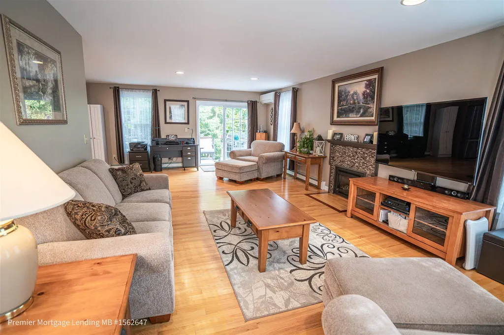 132 Ridgetop Lane Henniker NH 03242
