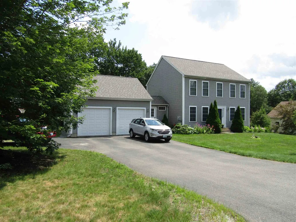 132 Ridgetop Lane Henniker NH 03242