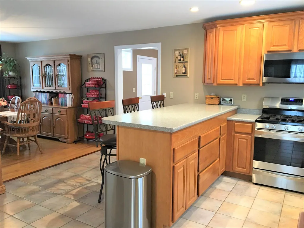 132 Ridgetop Lane Henniker NH 03242