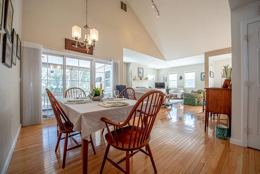 22 Exeter Place Laconia NH 03246