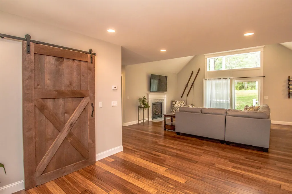 344 Dandiview Road Conway NH 03860