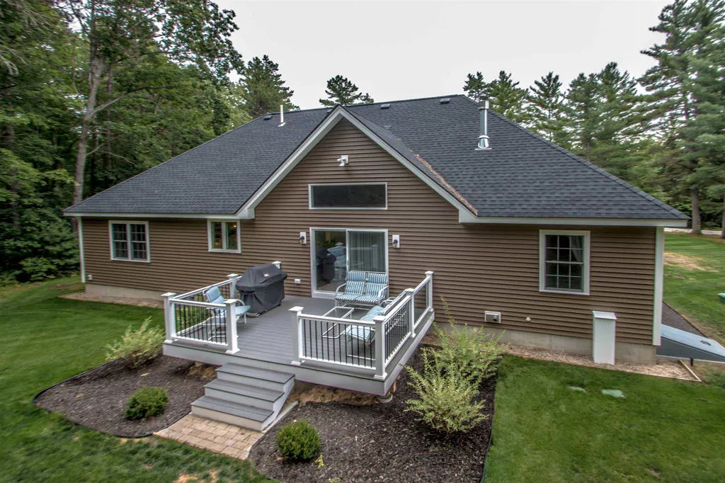 344 Dandiview Road Conway NH 03860