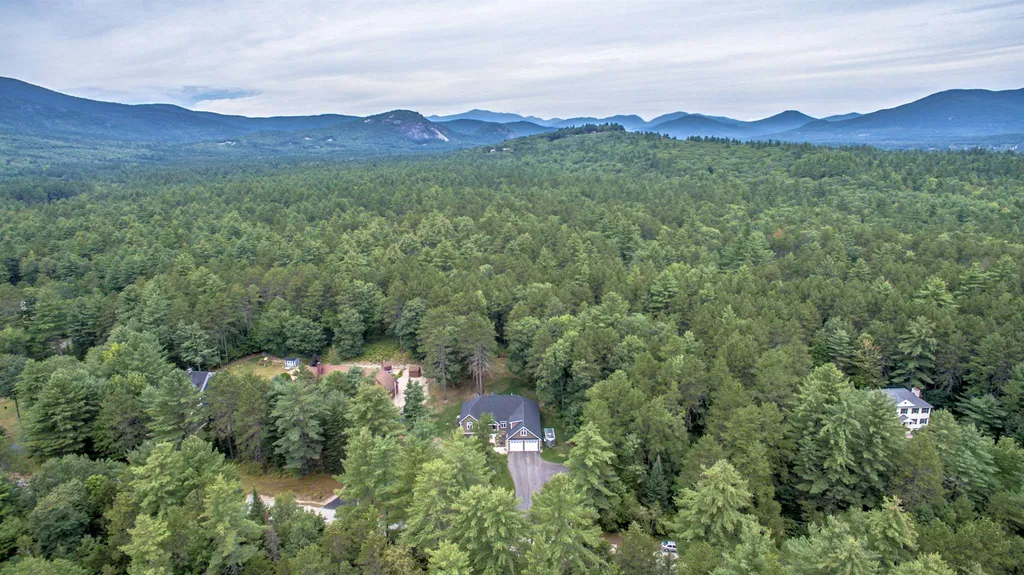 344 Dandiview Road Conway NH 03860