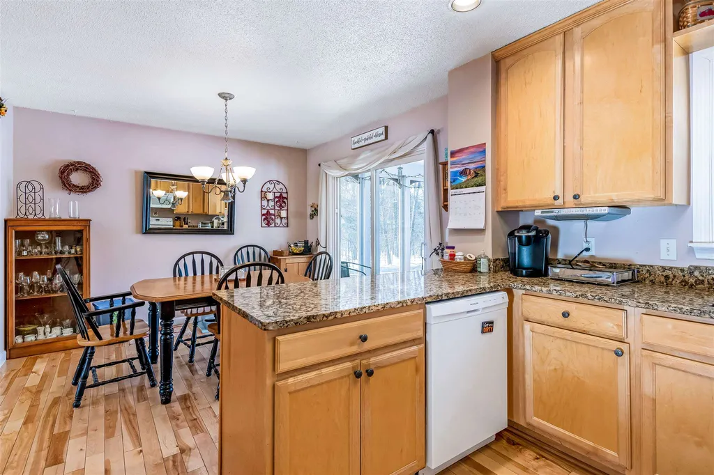 418 Oak Circle Colchester VT 05446