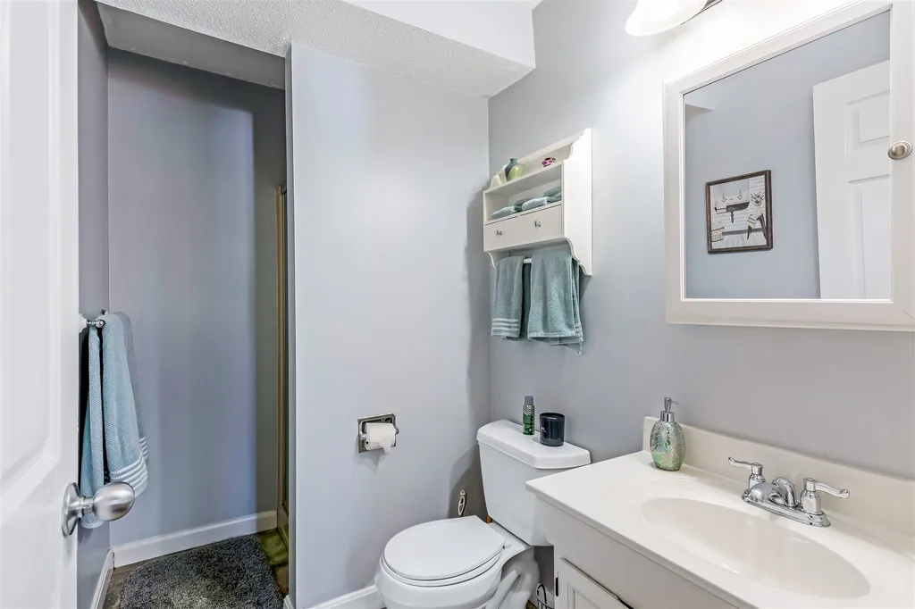 418 Oak Circle Colchester VT 05446