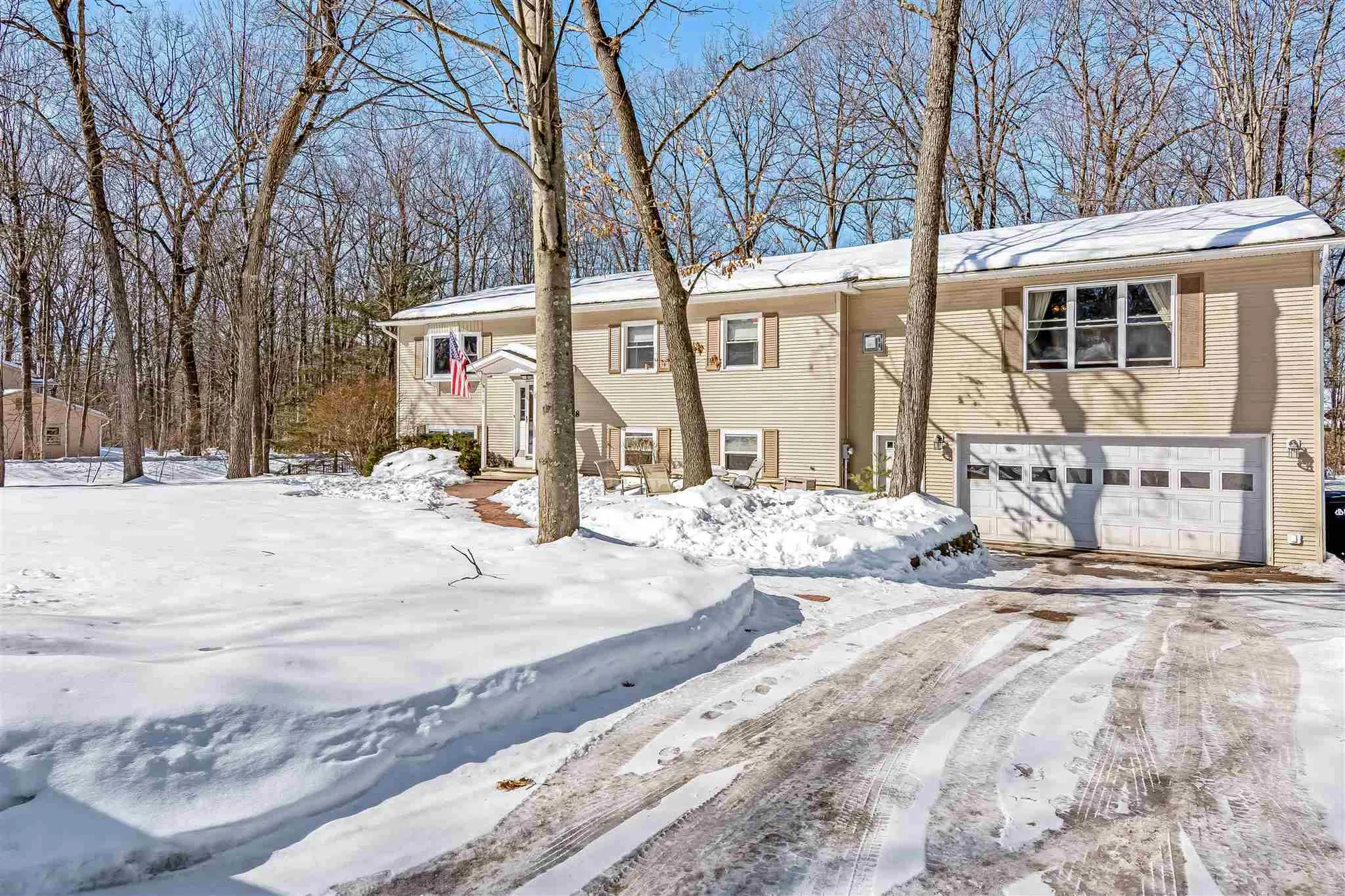 418 Oak Circle Colchester VT 05446
