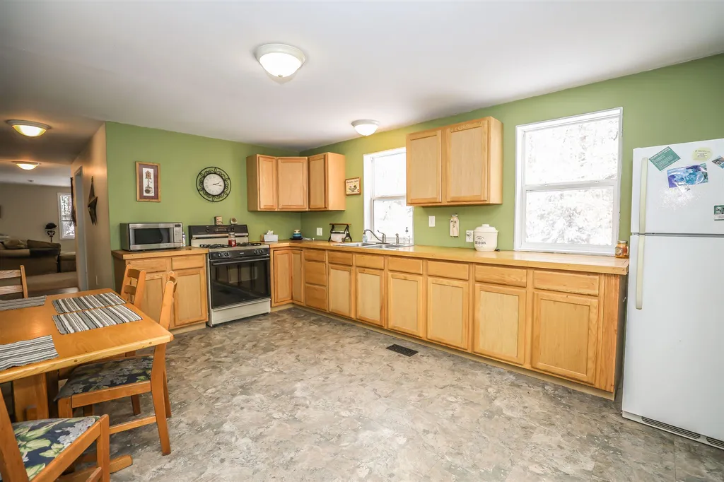 73b Scrabble Road Brentwood NH 03833