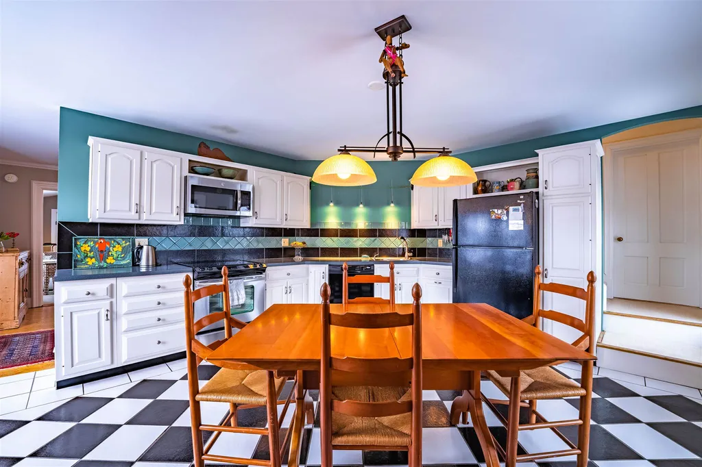 45 Harbor Road Shelburne VT 05482