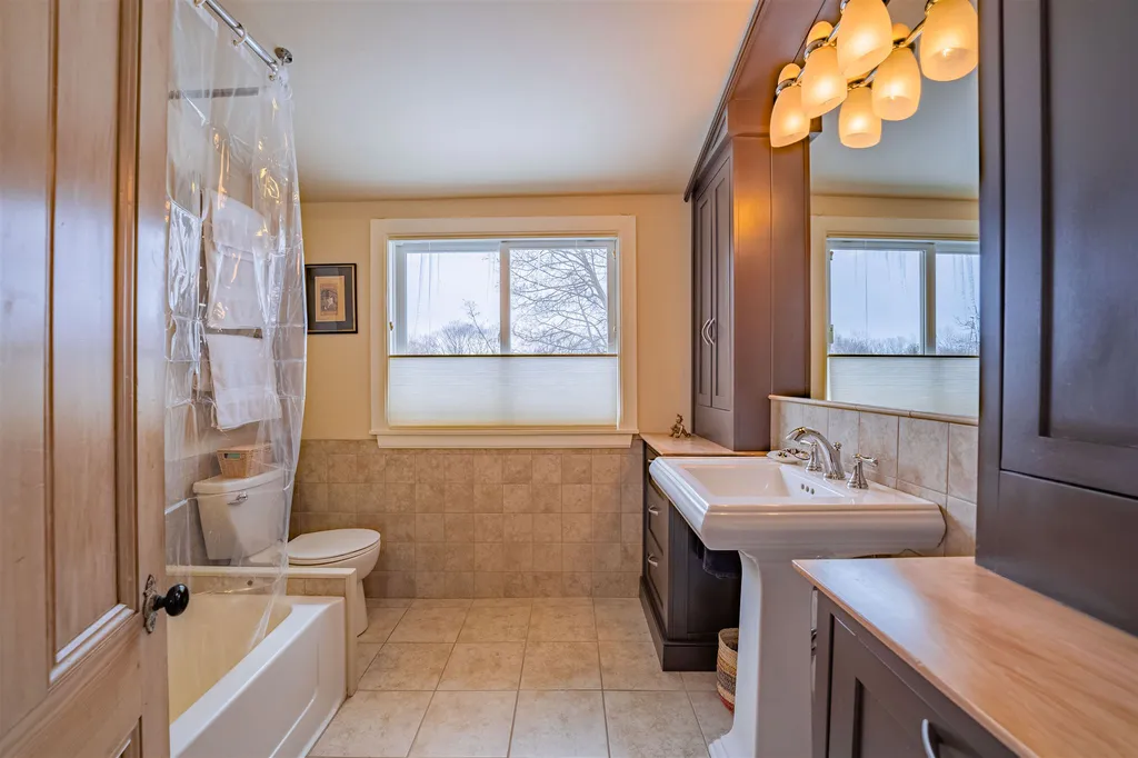 45 Harbor Road Shelburne VT 05482