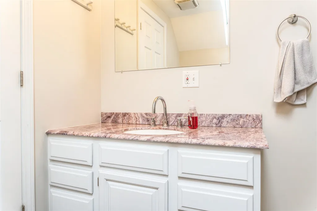 1 Lamprey Lane Lee NH 03861