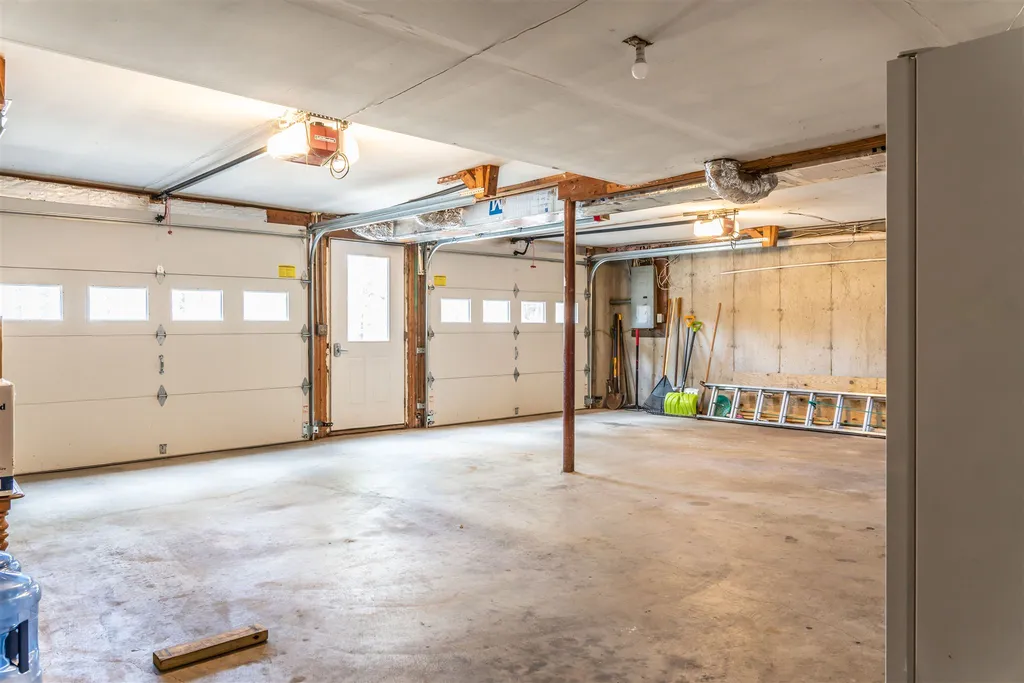 1 Lamprey Lane Lee NH 03861