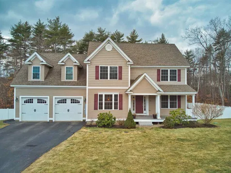 64 Hawthorne Drive Auburn NH 03032