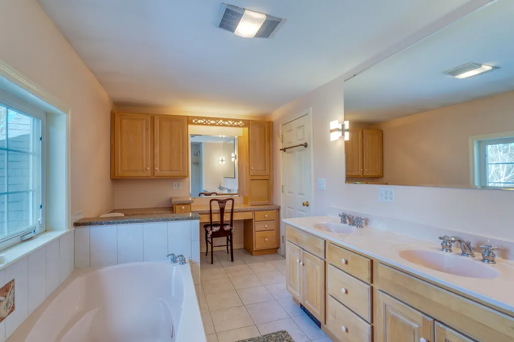 30 Folsom Drive Newmarket NH 03857