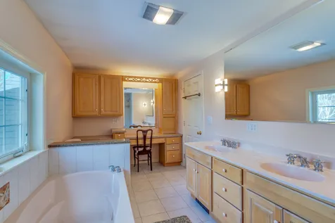 30 Folsom Drive Newmarket NH 03857