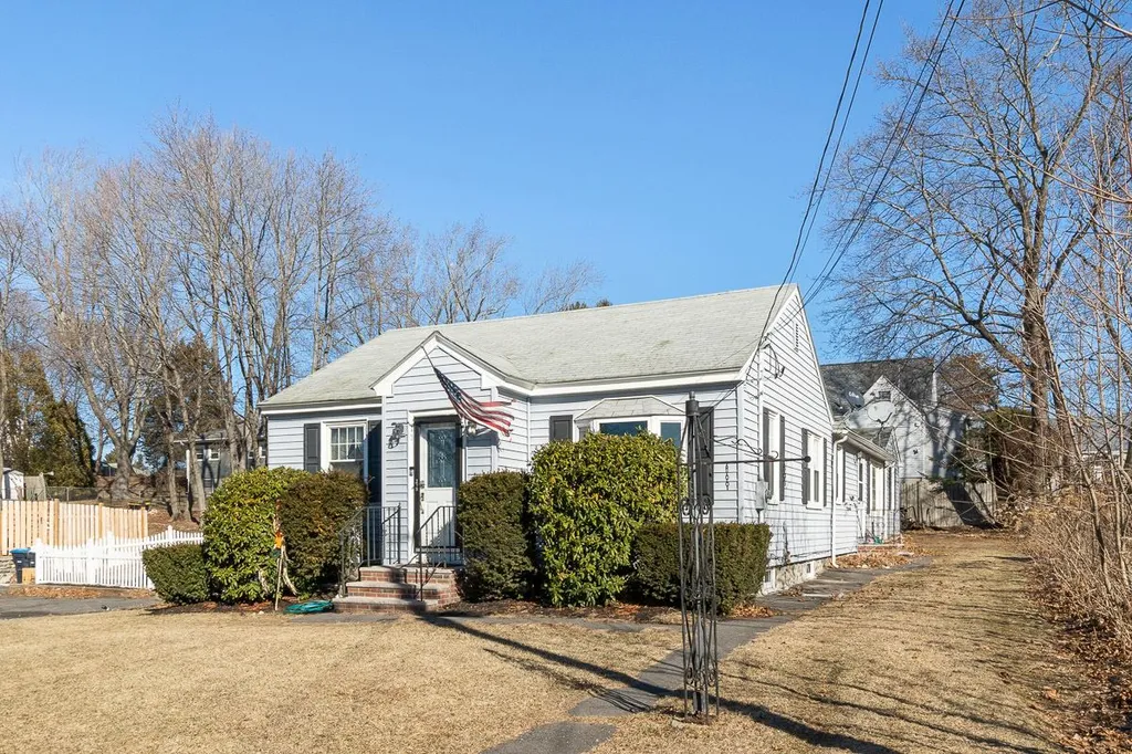 15 Ann Avenue Salem NH 03079
