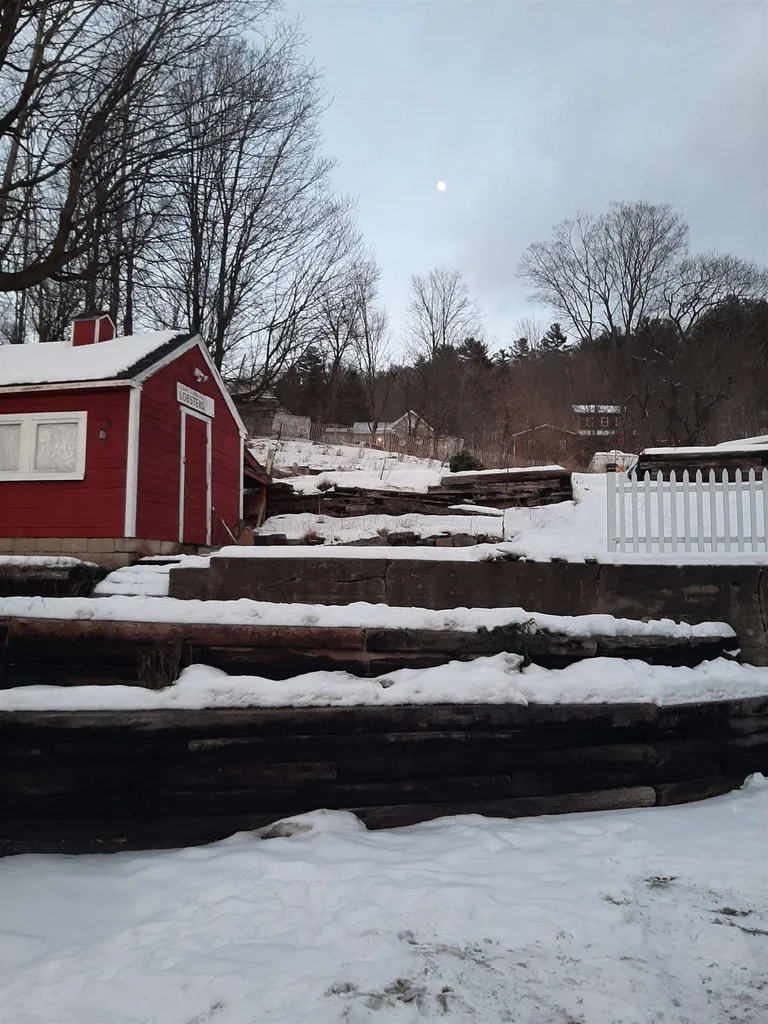 161 River Road St. Johnsbury VT 05819