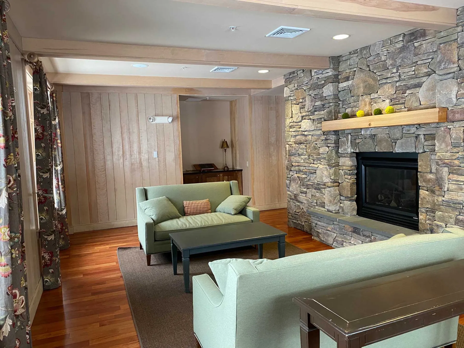 102 Forest Drive Warren VT 05674