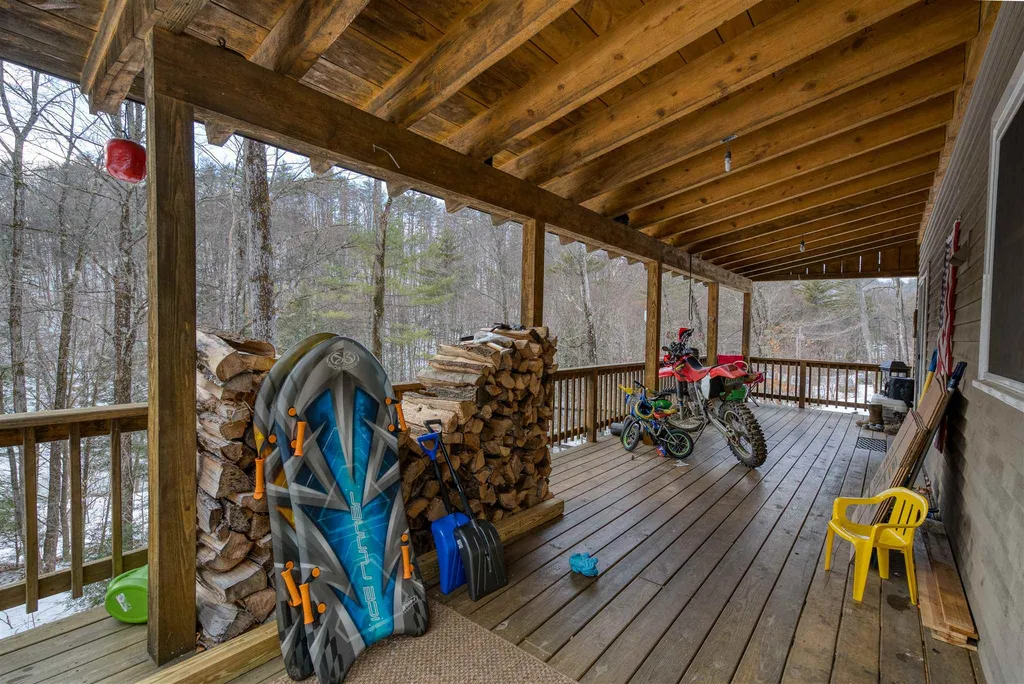 33 Barber Lane Hartland VT 05048