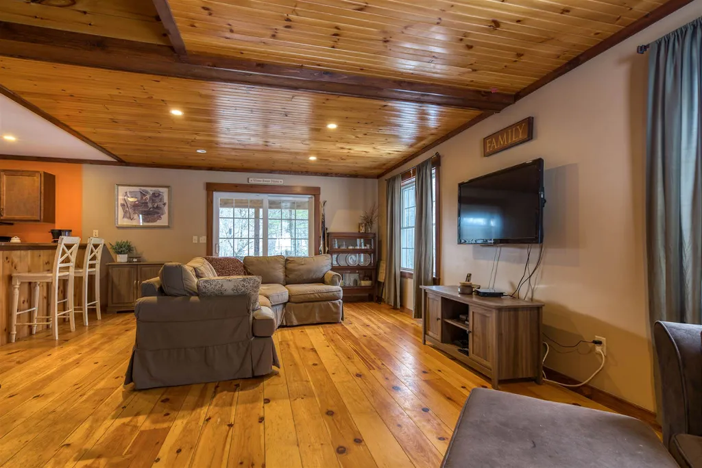 33 Barber Lane Hartland VT 05048