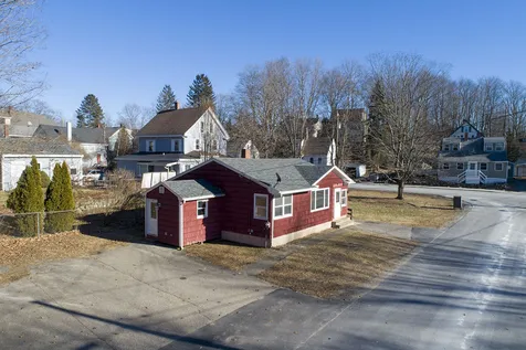 2 Pine Street Newmarket NH 03857