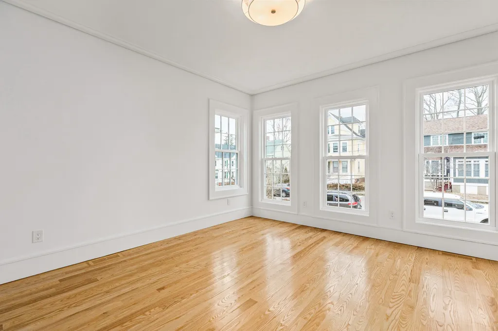 27 Elwyn Avenue Portsmouth NH 03801