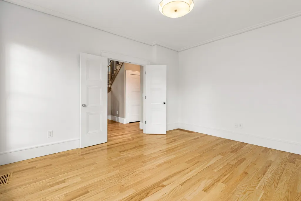 27 Elwyn Avenue Portsmouth NH 03801