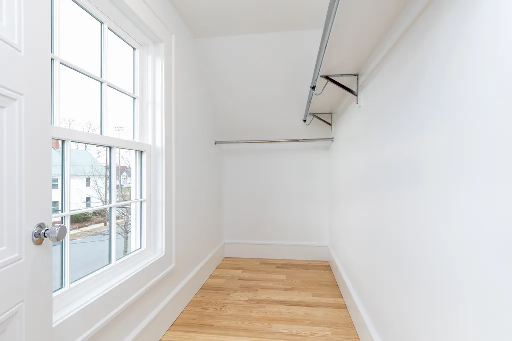 27 Elwyn Avenue Portsmouth NH 03801