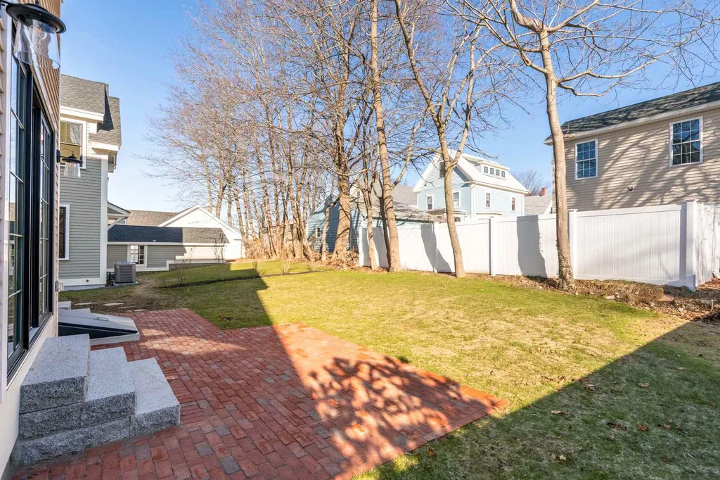27 Elwyn Avenue Portsmouth NH 03801