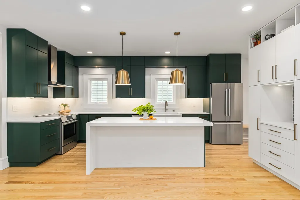 27 Elwyn Avenue Portsmouth NH 03801