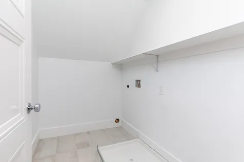 27 Elwyn Avenue Portsmouth NH 03801