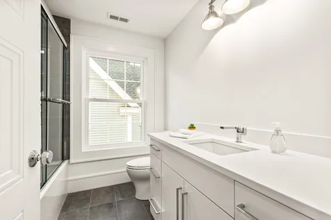 27 Elwyn Avenue Portsmouth NH 03801