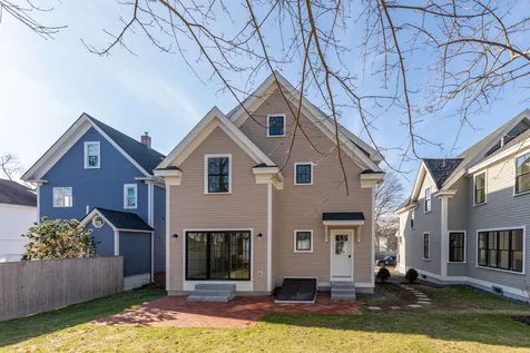 27 Elwyn Avenue Portsmouth NH 03801