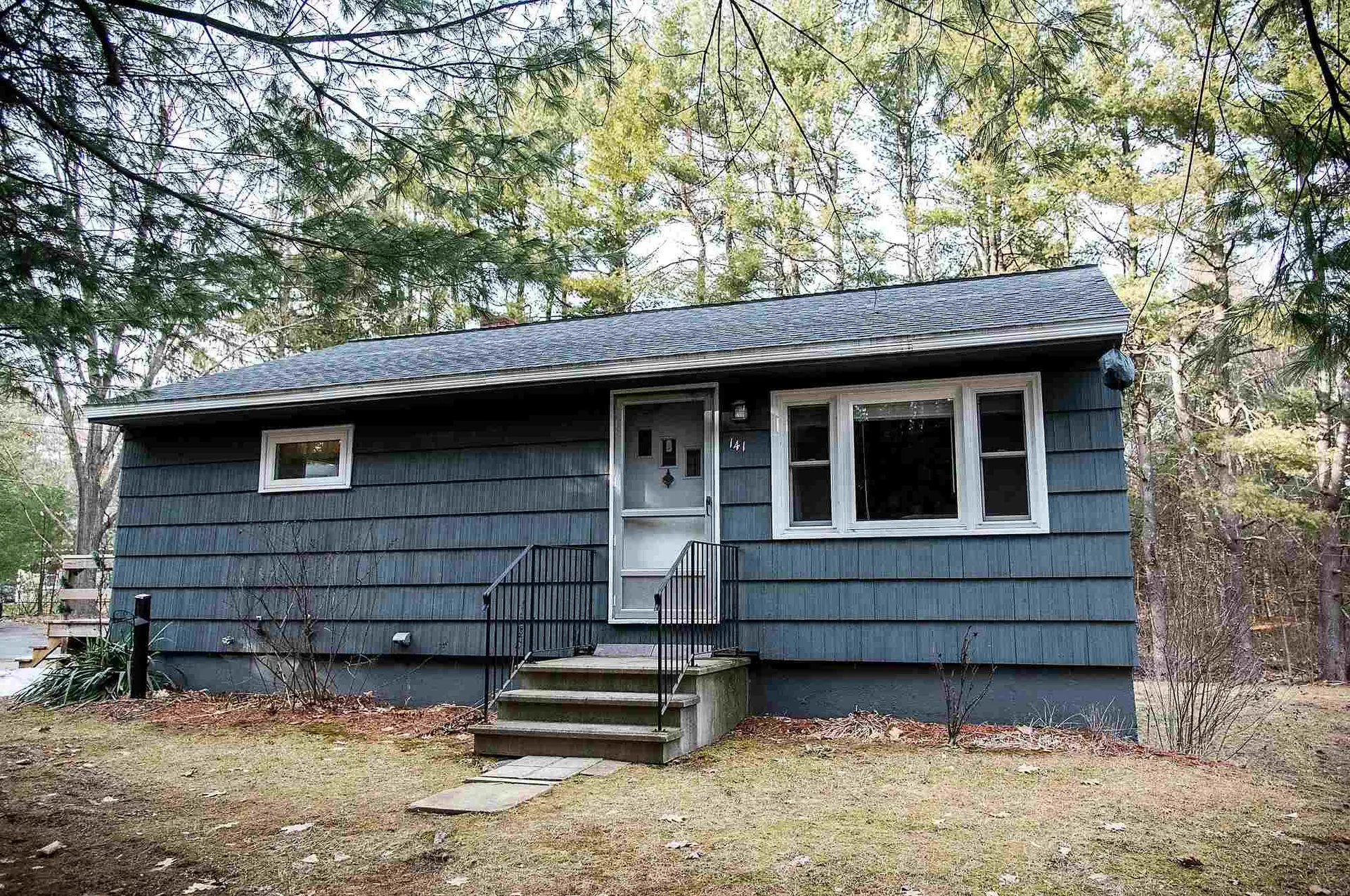 141 Pine Hill Road Nashua NH 03063