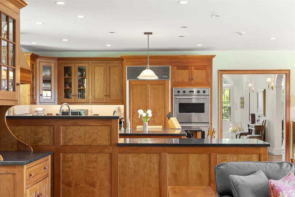 14 Olcott Road Norwich VT 05055