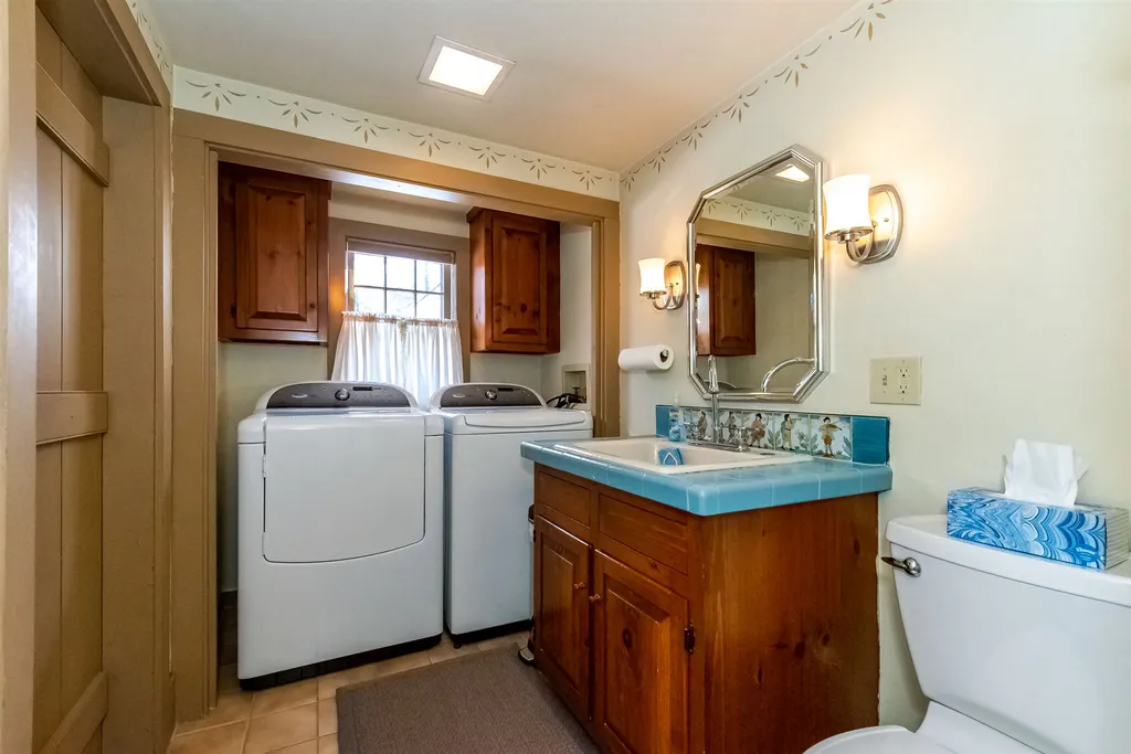 8 Sarah Paul Hill Madbury NH 03823