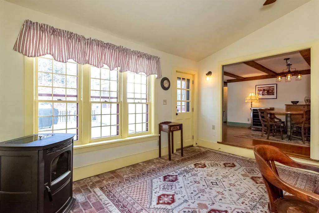 8 Sarah Paul Hill Madbury NH 03823