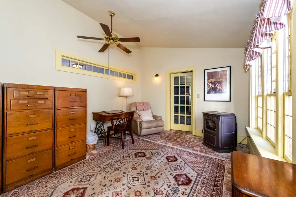 8 Sarah Paul Hill Madbury NH 03823