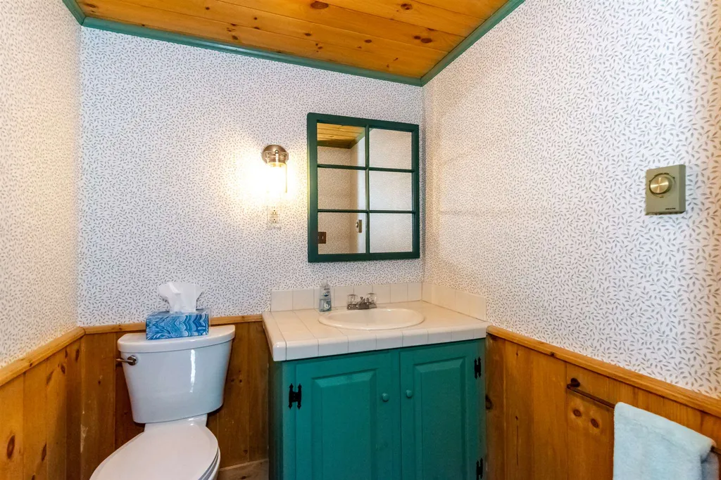 8 Sarah Paul Hill Madbury NH 03823