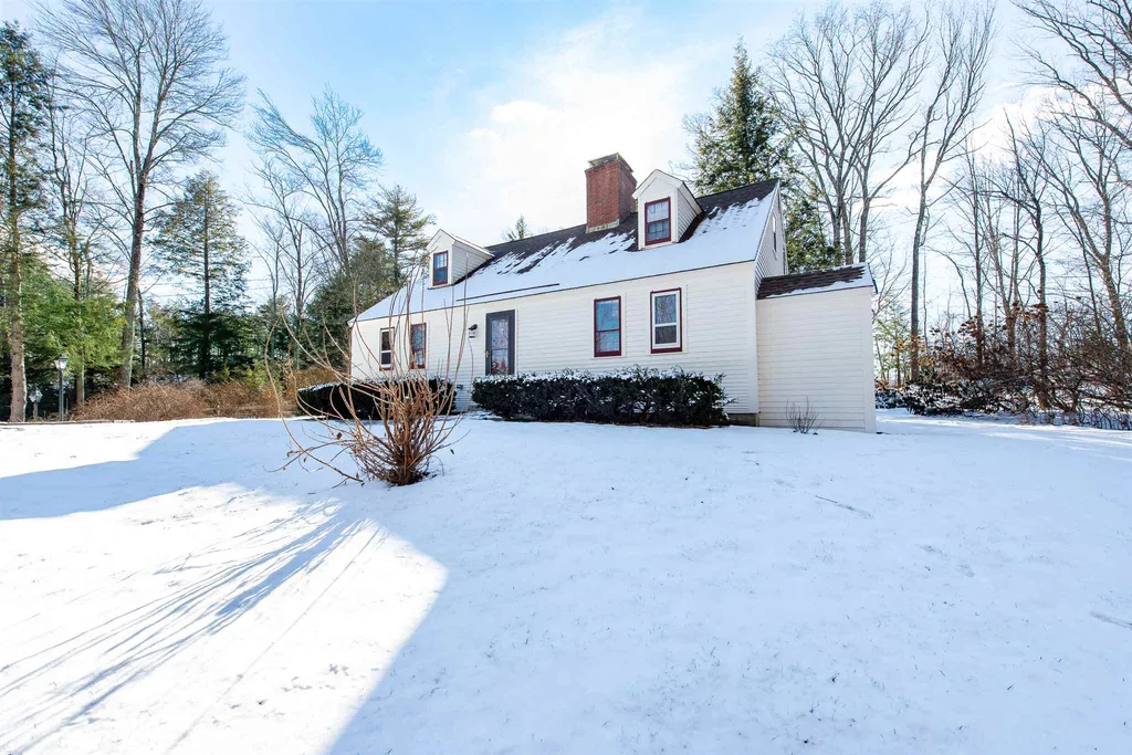 8 Sarah Paul Hill Madbury NH 03823