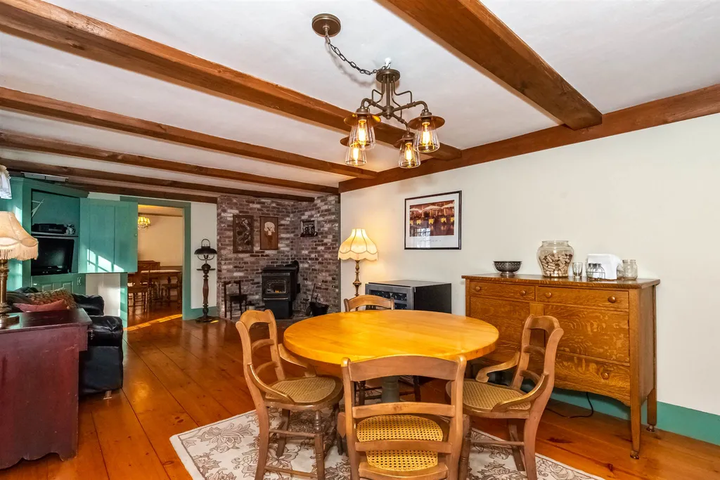 8 Sarah Paul Hill Madbury NH 03823