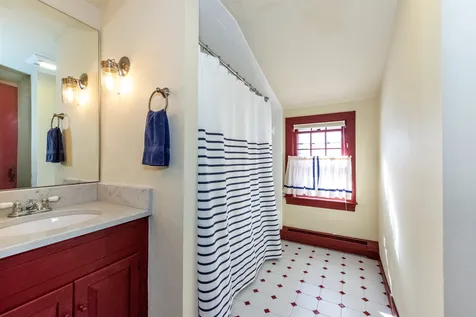8 Sarah Paul Hill Madbury NH 03823